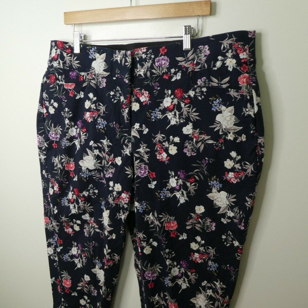 Lane Bryant Pants Women Plus 18  The Allie Cropped Floral Mid Rise Peplum Hem